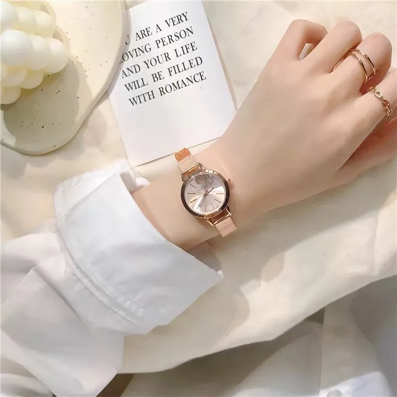 Đồng hồ Đeo tay Chống nước - Tính năng Thiết yếu và Việc Chăm sóc Đúng đắn