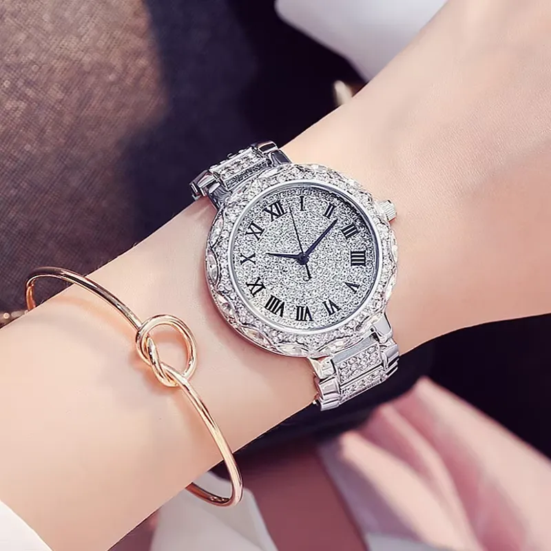 Điều gì Tạo nên Vẻ "Sang trọng" của Đồng hồ Nữ?
