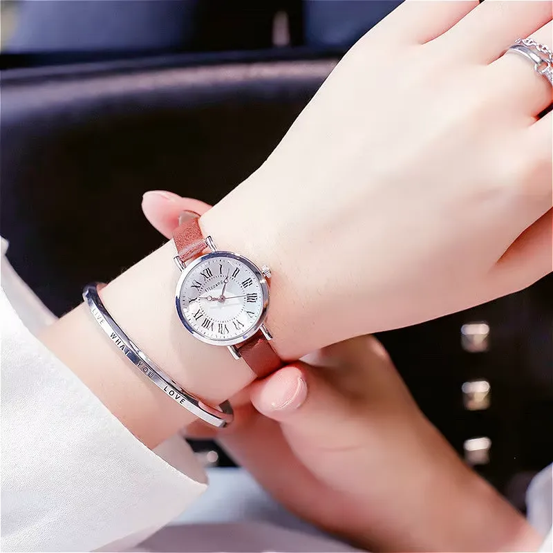 Đồng hồ Dây da cho Nữ - Biểu tượng của Sự Thanh lịch và Phong cách Cá nhân
