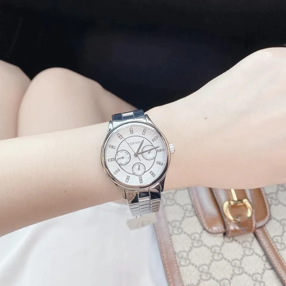Đồng hồ Mặt tròn Đẹp: Vẻ đẹp Kinh điển Vượt thời gian!
